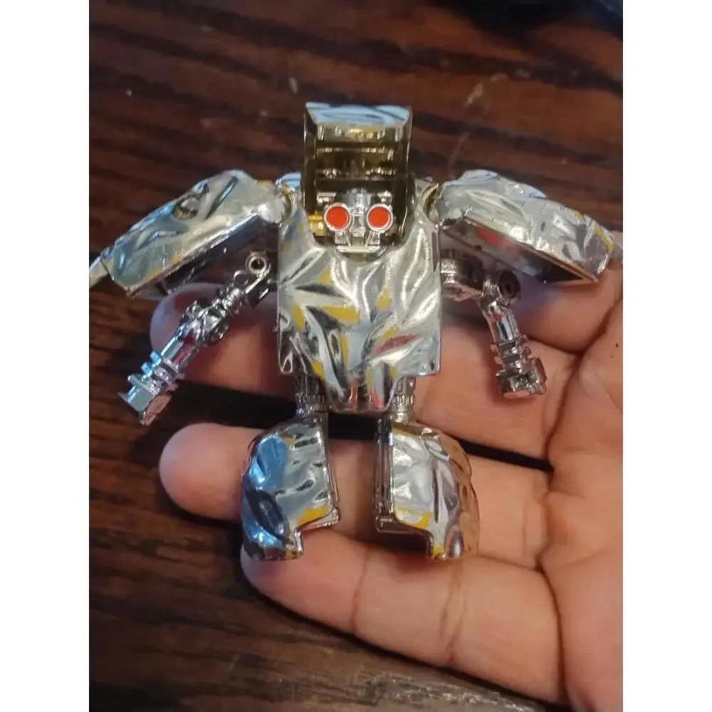 Gen 1 Transformer/Giga bot figures‎
